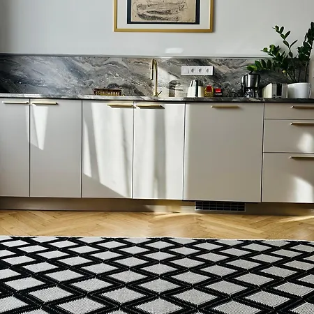 Kiki And Art Apartment *